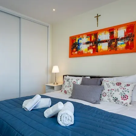 2bdr Brisamar W/ Balcony By Lovelystay Lägenhet *
